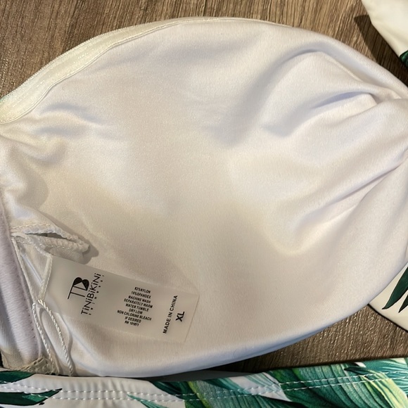 NWT TiniBikini Tropical Bikini Top. XL - Picture 6 of 9